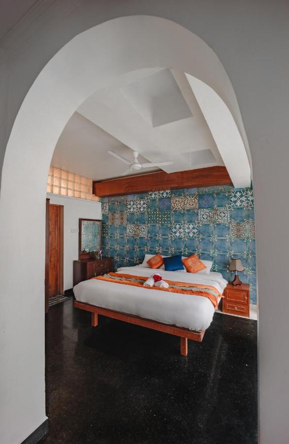 Ocean Suite Goa Dona Paula Exterior photo